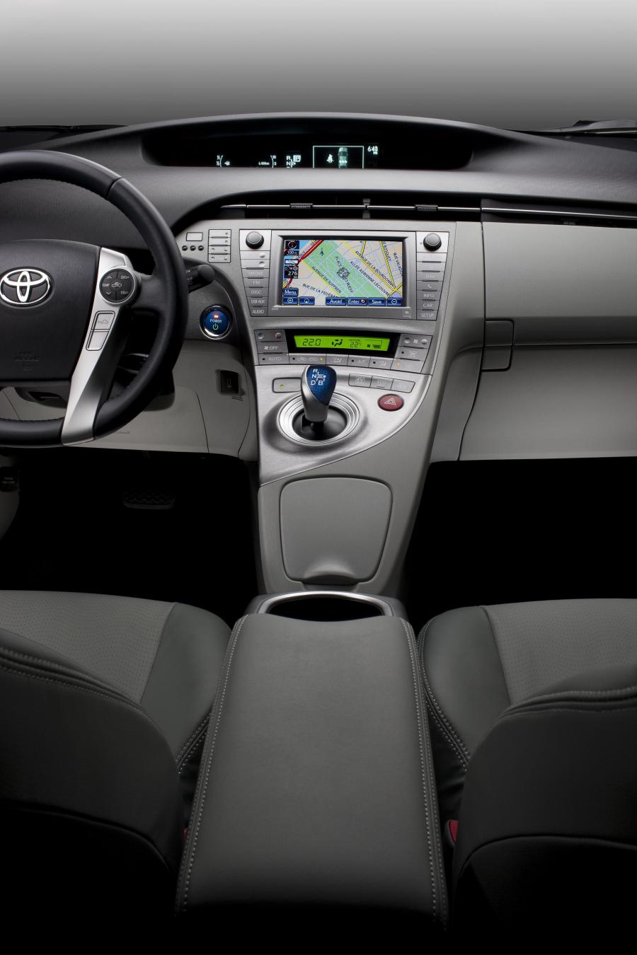  Toyota Prius 2011 года  (фото 26 из 36)